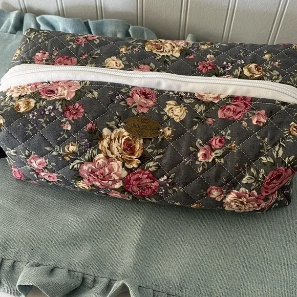 Quilted Floral Makeup Bag - Picture 2 of 11